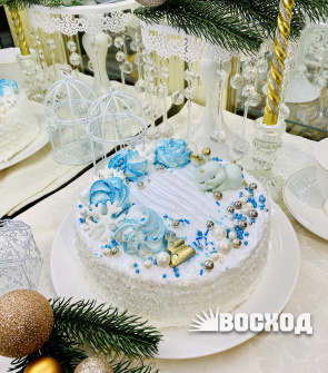 Торт № 116 "Творожное чудо", в новогоднем оформлении время приготовления с 25.12.23 по 31.12.23